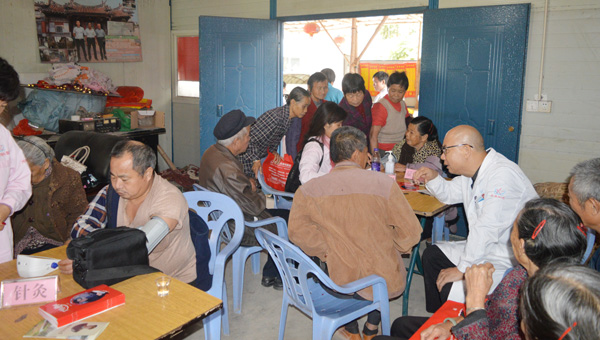 彭厝村义诊活动.jpg