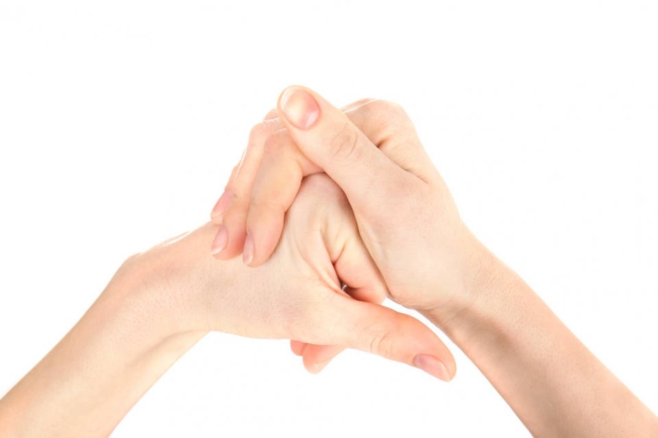 常掰手指会让手指患上关节炎,这是真的吗?